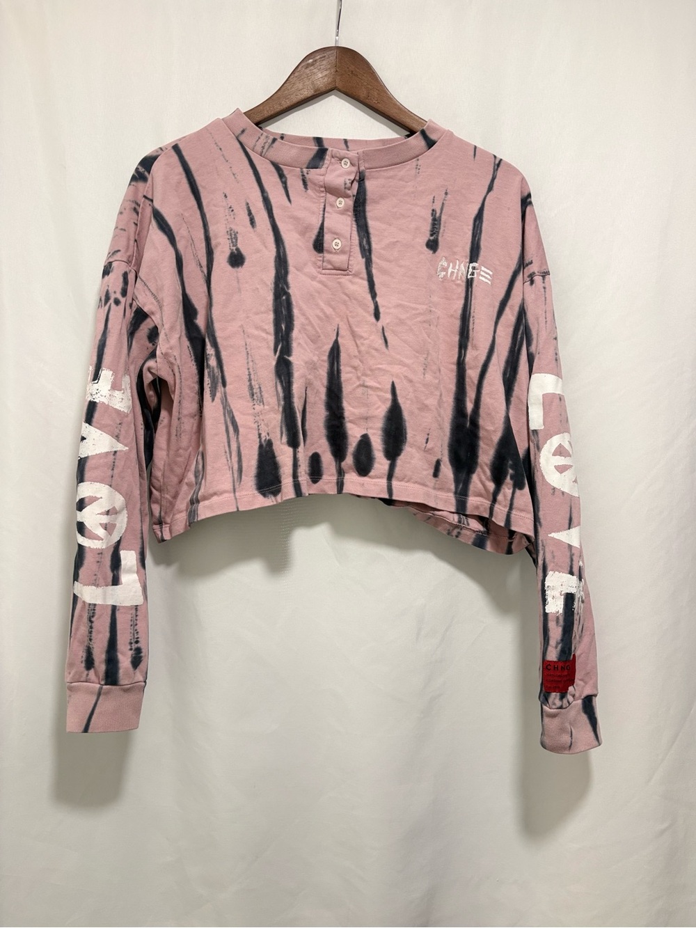 CHNGE Pink Tie Dye Cropped Long Sleeve Graphic Tee Medium